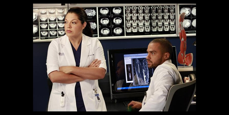 Jackson et Callie prêts à opérer Derek dans Grey&#039;s Anatomy