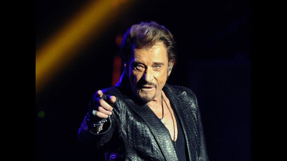 Johnny Hallyday à St-Etienne : "Ca va Clermont ?" ENORME fail en plein concert ! (VIDEO)