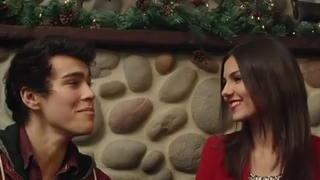 Victoria Justice : Joyeux Noël en chansons pour ses fans
