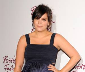 Lily Allen, encore très enceinte aux Fashion Awards 2012