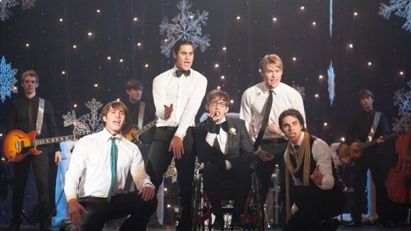 Glee saison 4 : les New Directions font le show sur les premières photos du bal du lycée !