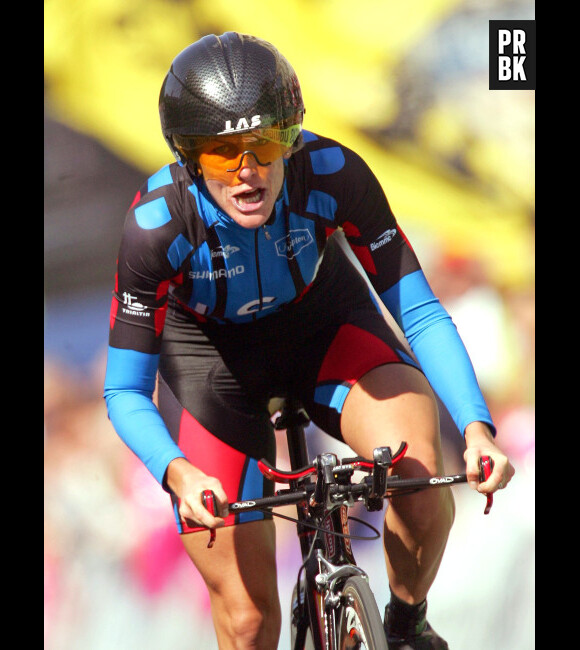 L'Union Cycliste Internationale (UCI) lui a retiré ses septs victoires du Tour de France.
