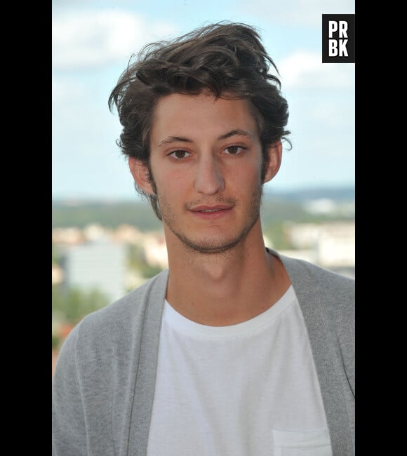 Pierre Niney va vous surprendre dans la peau d'Yves Saint Laurent
