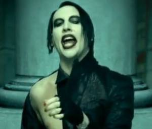 Marilyn Manson pas très en forme visiblement...