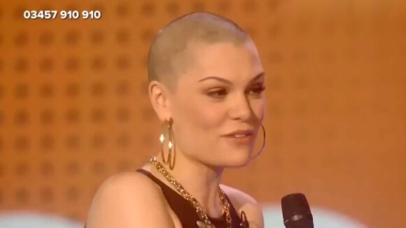 Jessie J : chauve qui peut, elle a la boule à zéro !
