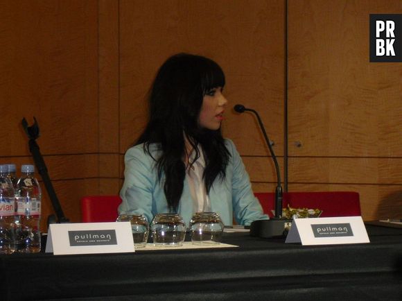 Carly Rae Jepsen, en conférence de presse à Paris pour le concert de Justin Bieber le mardi 19 mars 2013