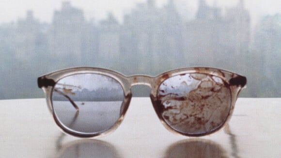 John Lennon : ses lunettes ensanglantées sur le Twitter de Yoko Ono