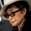 Les lunettes ensanglantées publiées sur le compte Twitter de Yoko Ono