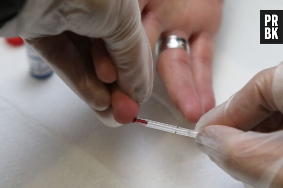 Bientôt des auto-tests du sida en pharmacies ?
