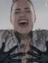 Demi Lovato joue avec de la peinture dans le clip de Heart Attack