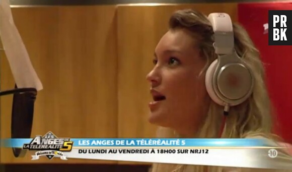 Aurélie chanteuse séduit Gilles Luka dans Les Anges de la télé-réalité 5