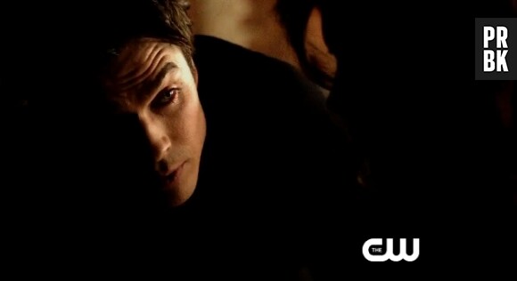 Damon s'amuse à torturer Elena dans The Vampire Diaries