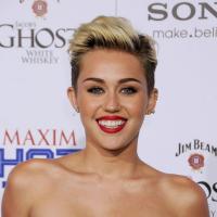 Miley Cyrus redevient jolie pour la Maxim Hot 100 Party