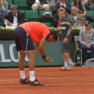 Roland Garros 2013 : Sergiy Stakhovsky sort son portable en plein match pour contester une faute