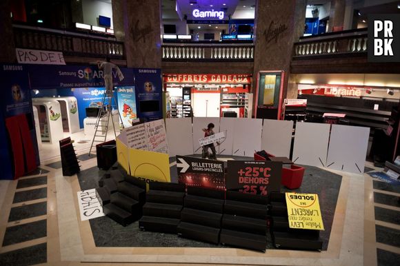 Virgin Megastore : des salariés ont occupé la boutique des Champs-Elysées en réponse à la menace de liquidation judiciaire qui plane sur l'enseigne