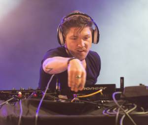Même s'il est devenu DJ, Quentin Mosimann continue de composer des textes pour des artistes français