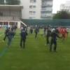 Ambiance guérilla urbaine pendant un match amateur à Ivry-sur-Seine