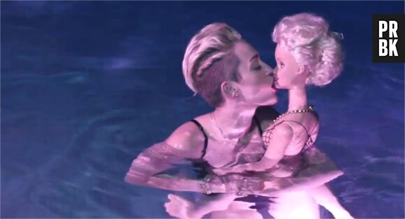Miley Cyrus décalée pour le clip de We Can't Stop