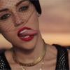 Miley Cyrus dans le clip de We Can't Stop