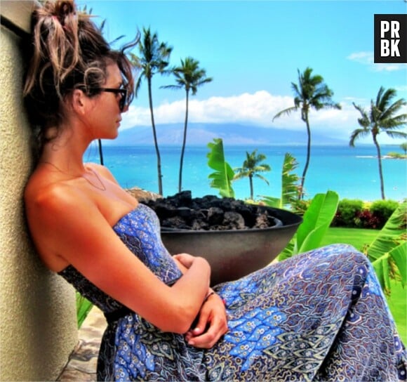 Nina Dobrev en vacances à Hawaï