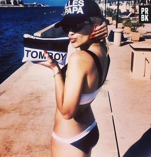 Rita Ora sexy en bikini à Malte
