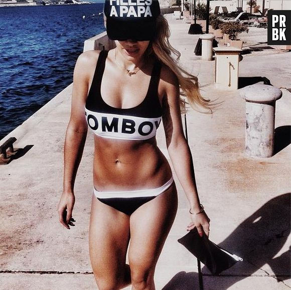 Rita Ora sexy en bikini à Malte