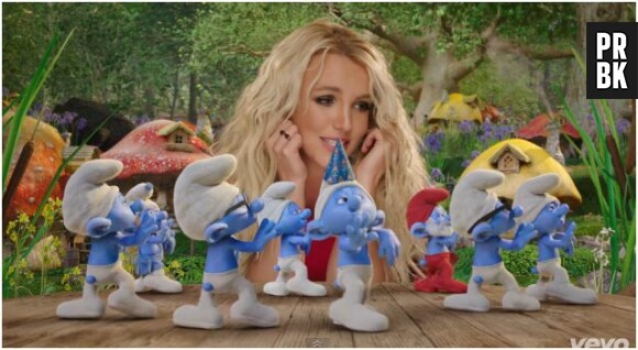 Britney Spears au milieu des Schtroumpfs pour Ooh La La