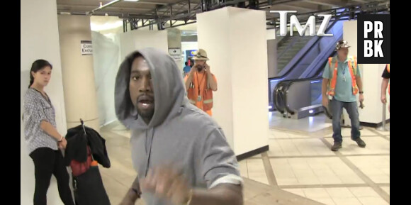 Kanye West menace un paparazzi à Los Angeles