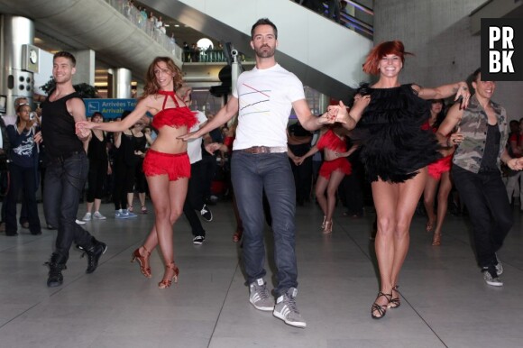 Emmanuel Moire et Fauve : un flashmob endiablé à l'aéroport de Roissy pour Danse Avec Les Stars