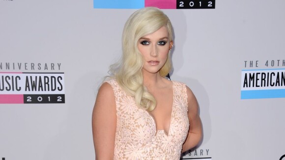 Kesha à Harry Styles : "Je te donnerai une petite fessée"