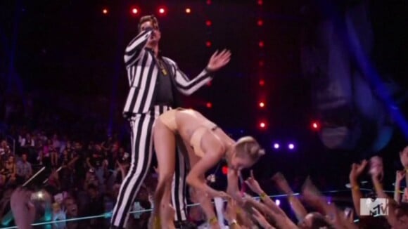 MTV VMA 2013 : les moments sexy et délirants de la soirée en vidéo