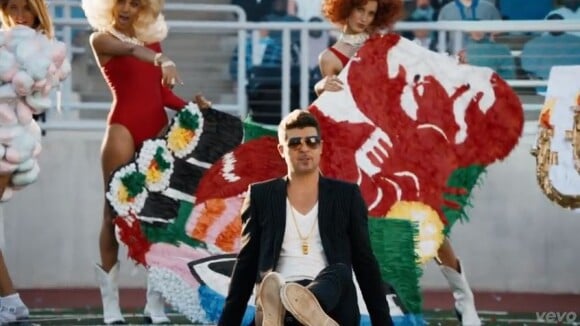 Robin Thicke ft. 2 Chainz, Kendrick Lamar : Give it 2 U, nouveau clip en pleine polémique Miley Cyrus