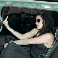 Kristen Stewart : et un nouveau f*ck pour les paparazzis, un !