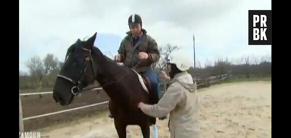 L'amour est dans le pré 2013 : Damien se lance à cheval pour les beaux yeux d'Elodie.