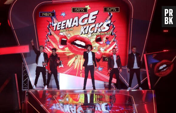 One Direction sur la scène des Brit Awards 2013