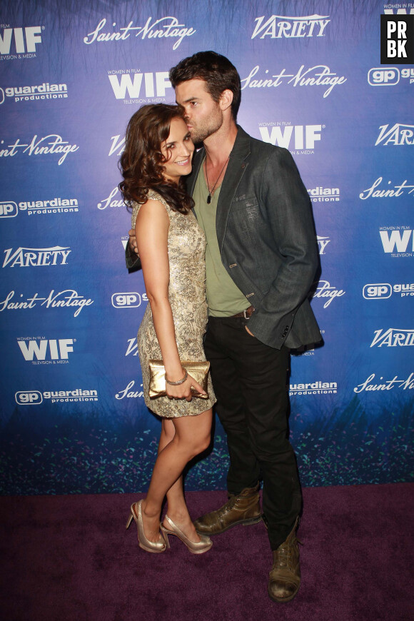 Daniel Gillies et Rachael Leigh Cook parents d'une petite fille