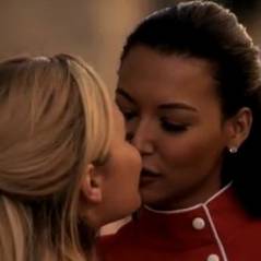 Demi Lovato : son baiser lesbien dans Glee ? "Je trouve ça très beau"