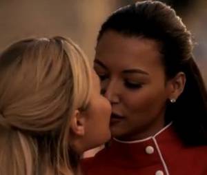 Glee saison 5 : Demi Lovato se confie sur son baiser lesbien avec Naya Rivera