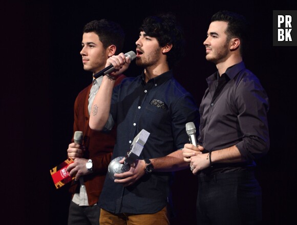 Jonas Brothers : l'album "V" ne sortira pas dans les bacs