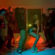 Chris Brown et Kid Ink - Show me, le clip officiel plein de filles sexy