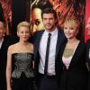Elizabeth Banks, Jennifer Lawrence et Liam Hemsworth à l'avant-première d'Hunger Games l'embrasement à New York le 20 novembre 2013