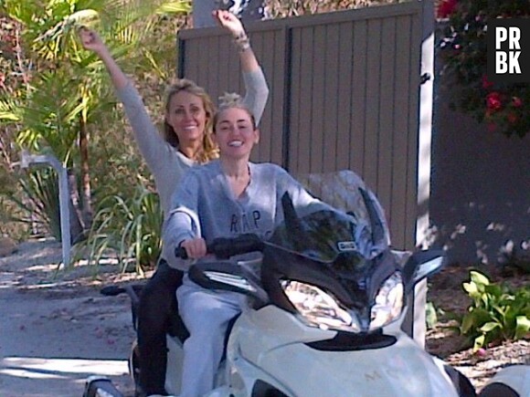 Miley Cyrus sur son cadeau de 21 ans avec sa maman Trish