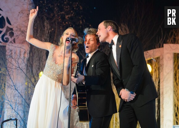 Taylor Swift, le Prince William et Bon Jovi à fond sur scène à Londres le 26 novembre 2013