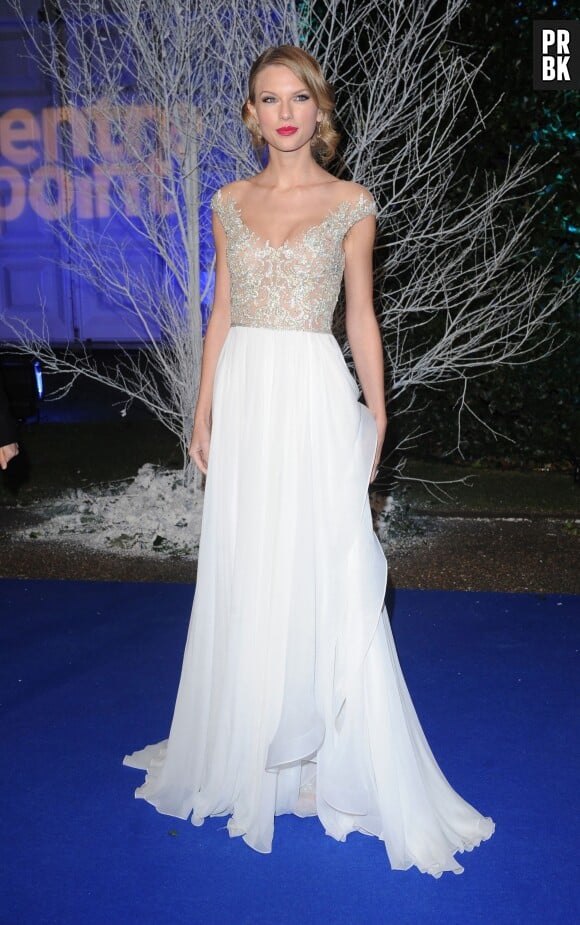 Taylor Swift sublime à une soirée organisée par le Prince William à Londres le 26 novembre 2013