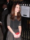 Kate Middleton en robe Temperley London au gala de charité organisé par SportsAid à Londres le 28 novembre 2013