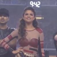 Selena Gomez : un show ultra sexy pour Thanksgiving 2013