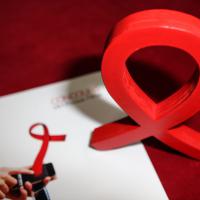 Journée mondiale de la lutte contre le SIDA : bientôt une baisse du prix du préservatif