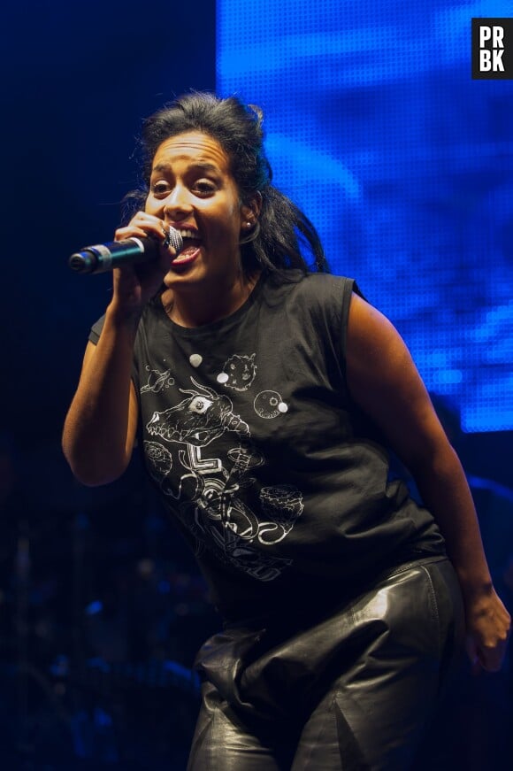 Nouvelle Star 2014 : Amel Bent présente lors du Prime spécial Noël