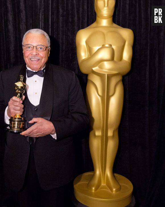 The Big Bang Theory : James Earl Jones et Carrie Fisher débarquent dans la série