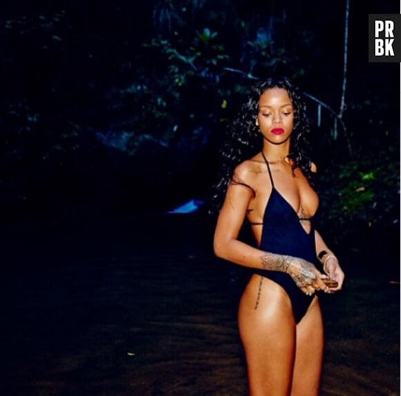 Rihanna sexy même en maillot une pièce